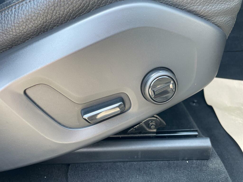 Volvo XC60 Core B5 250 Hp Grey #17