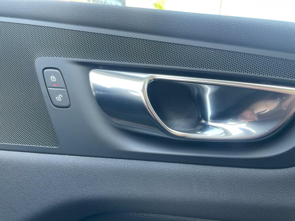 Volvo XC60 Core B5 250 Hp Grey #19