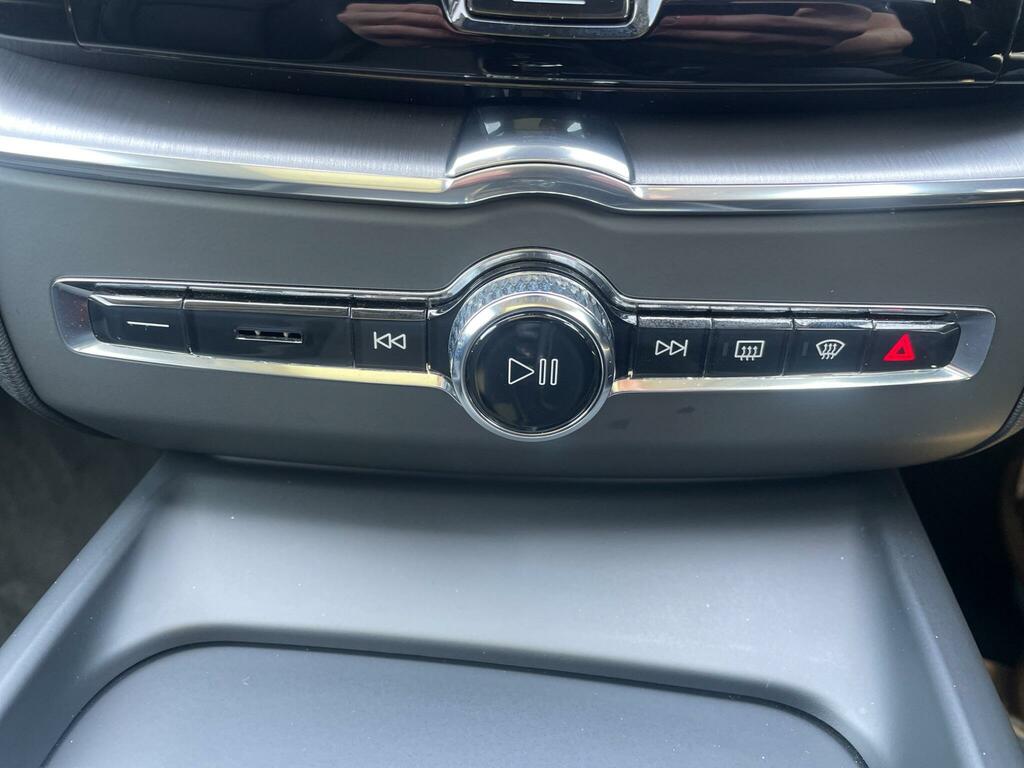 Volvo XC60 Core B5 250 Hp Grey #23