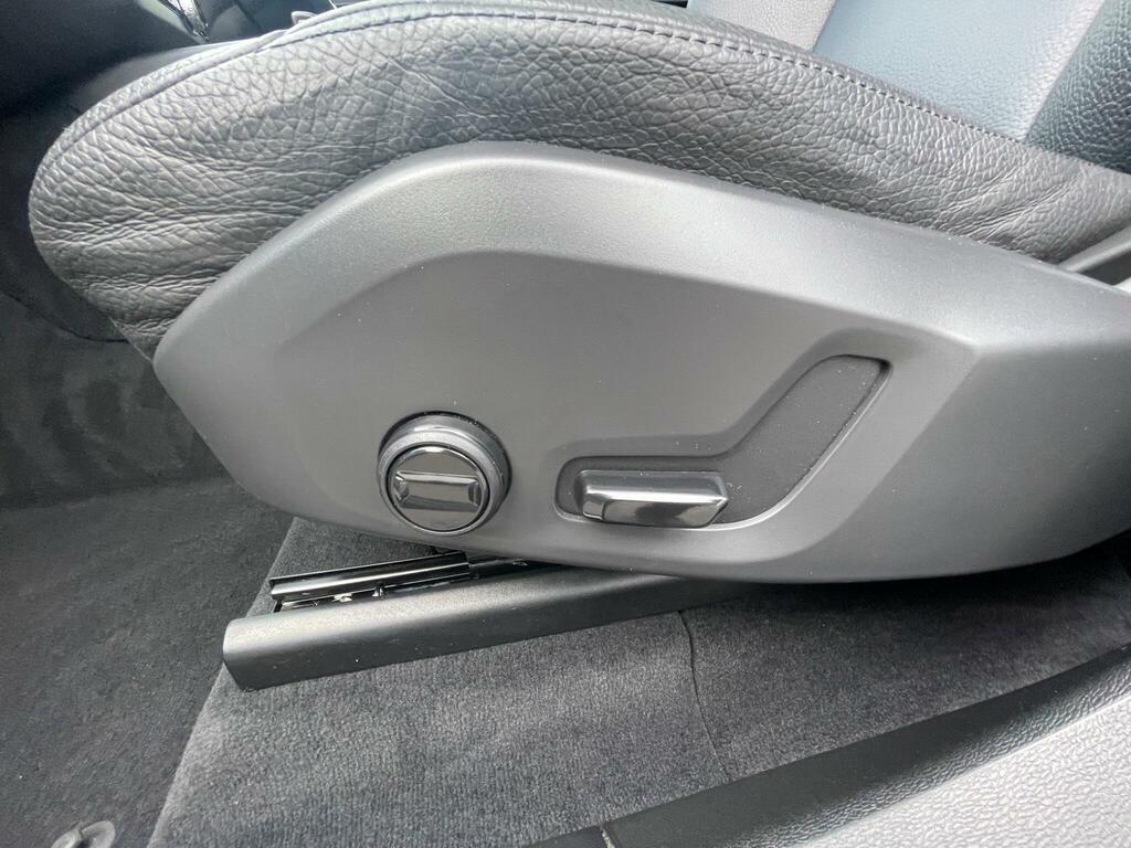 Volvo XC60 Core B5 250 Hp Grey #25