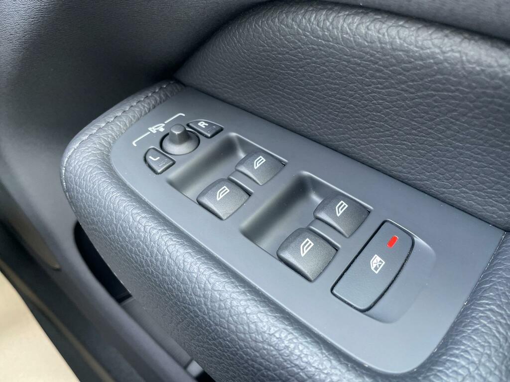 Volvo XC60 Core B5 250 Hp Grey #18