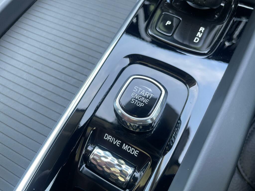Volvo XC60 Core B5 250 Hp Grey #22