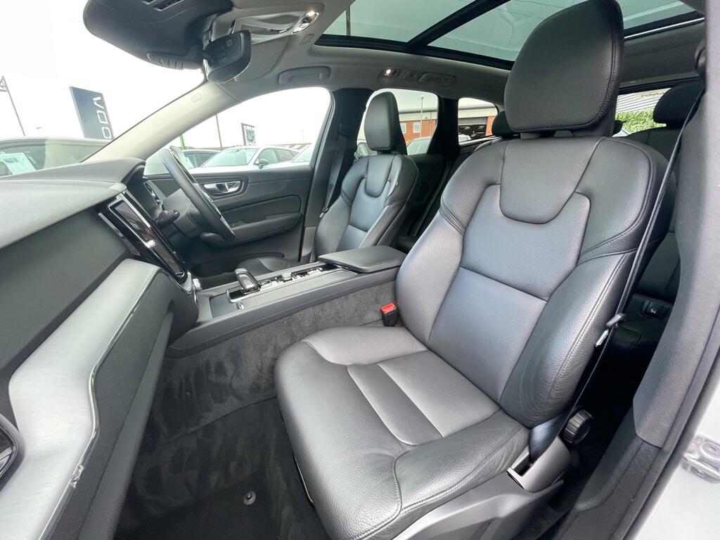 Volvo XC60 Core B5 250 Hp Grey #44