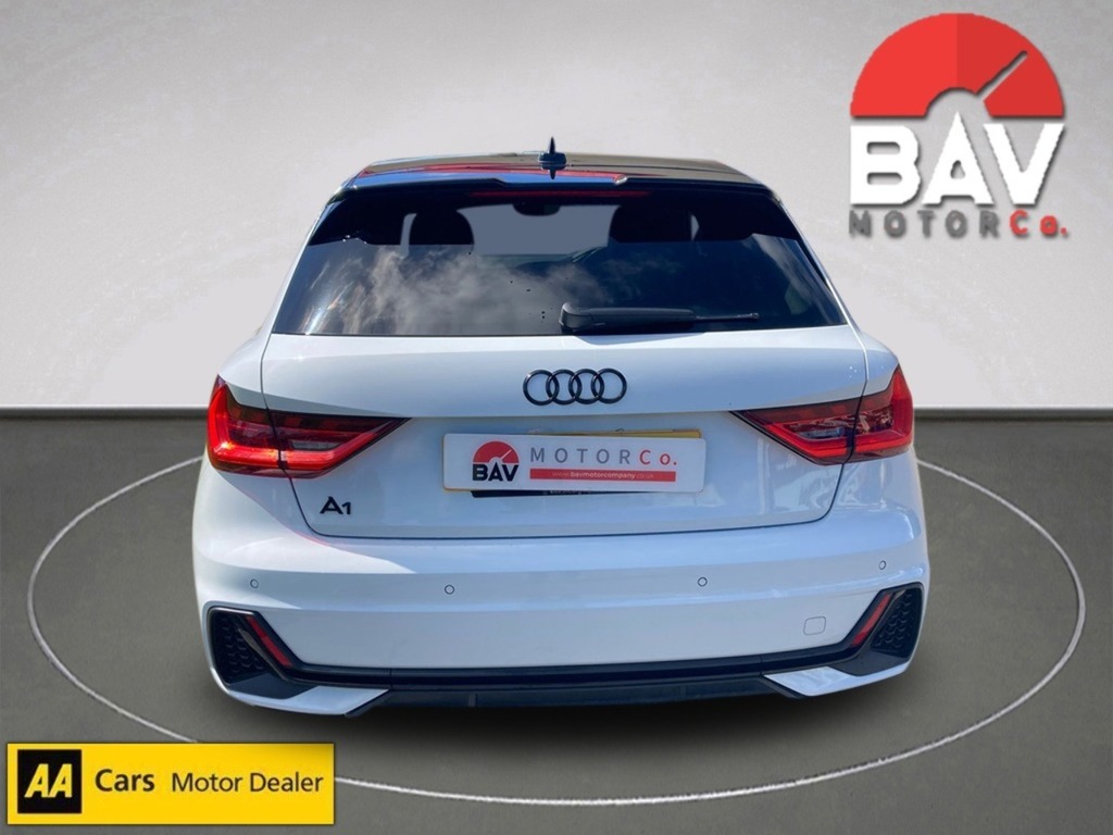 Audi A1 Tfsi Black Edition CP22BNN White #4