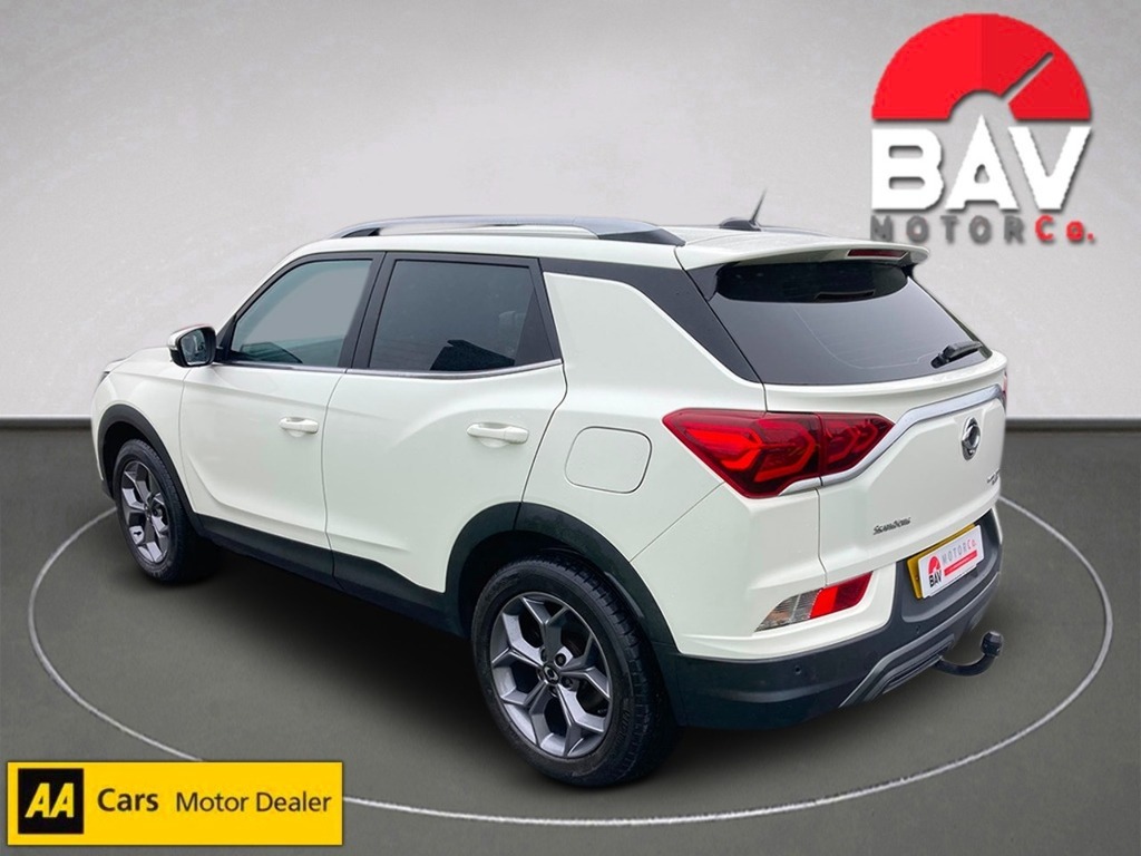 SsangYong Korando Ventura White #5