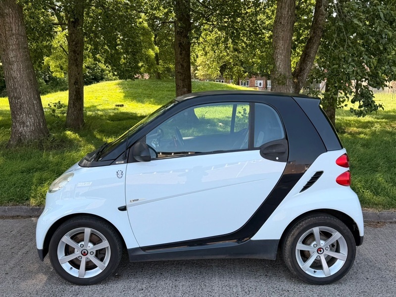 Smart Fortwo Coupe 0.8 Cdi Pulse Coupe White #4