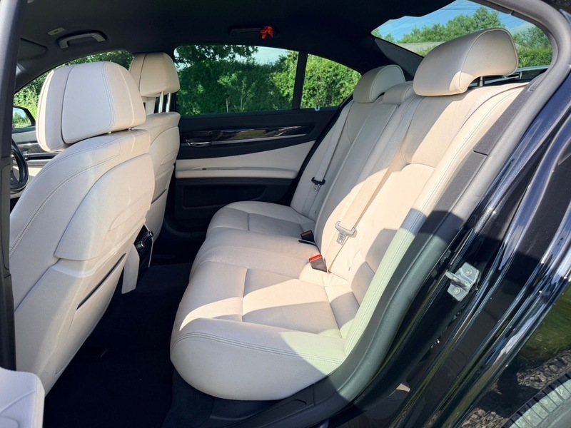 BMW 7 Series 740D M Sport  #23