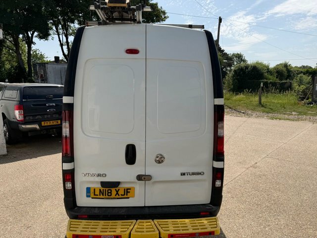 Vauxhall Vivaro Cdti 2900 Biturbo Ecotec White #5