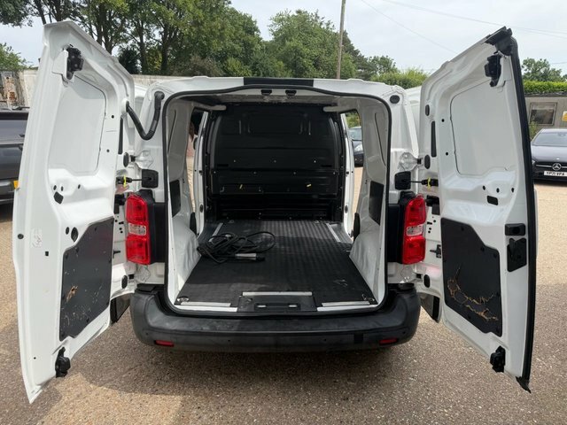 Peugeot E-Expert 1000 50Kwh Professional Standard White #4