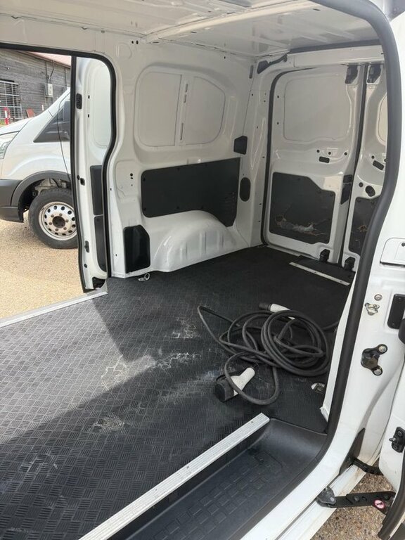 Peugeot E-Expert 1000 50Kwh Professional Standard White #6