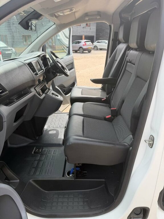 Peugeot E-Expert 1000 50Kwh Professional Standard White #3