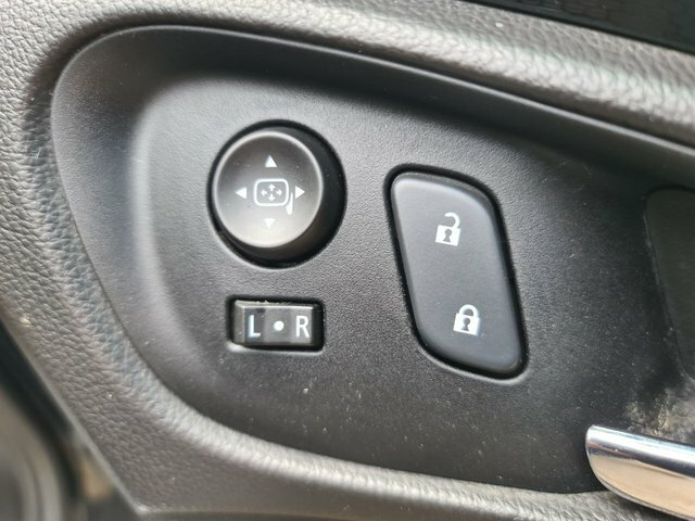 Vauxhall Insignia 2L Sri Nav Black #37