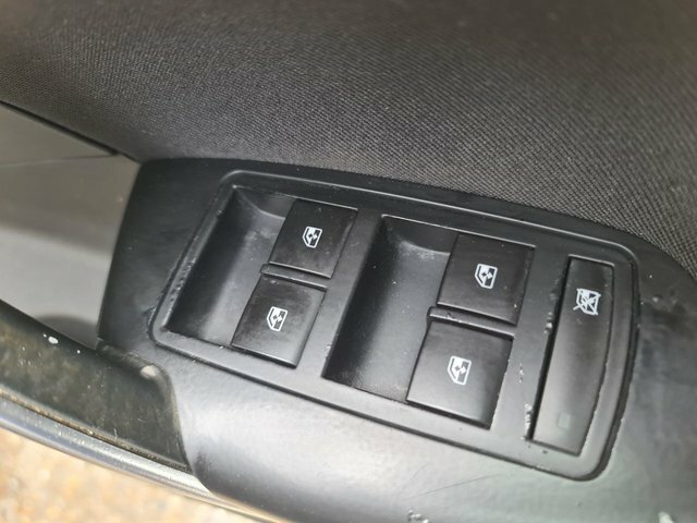 Vauxhall Insignia 2L Sri Nav Black #30