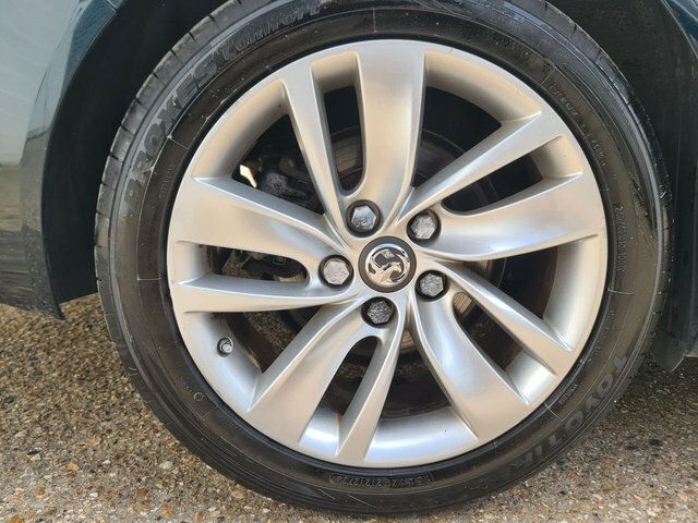 Vauxhall Insignia 2L Sri Nav Black #38