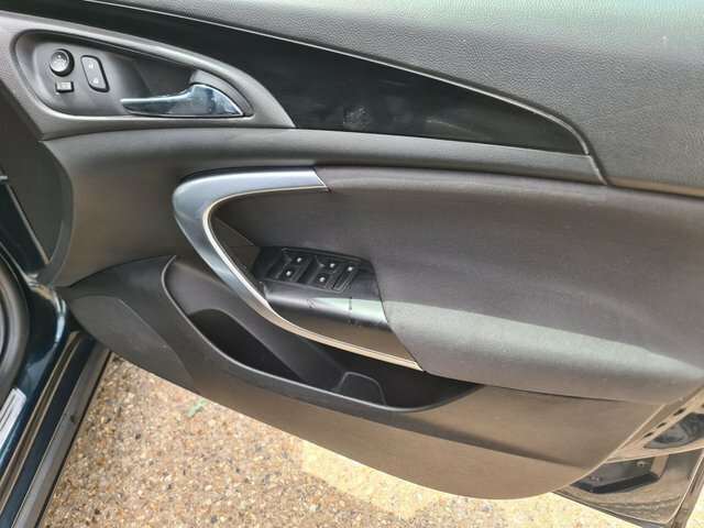 Vauxhall Insignia 2L Sri Nav Black #35