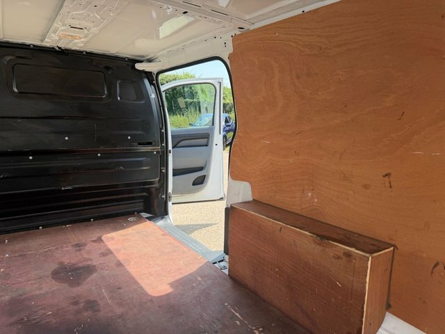 Vauxhall Vivaro Turbo D 2900 Dynamic White #5