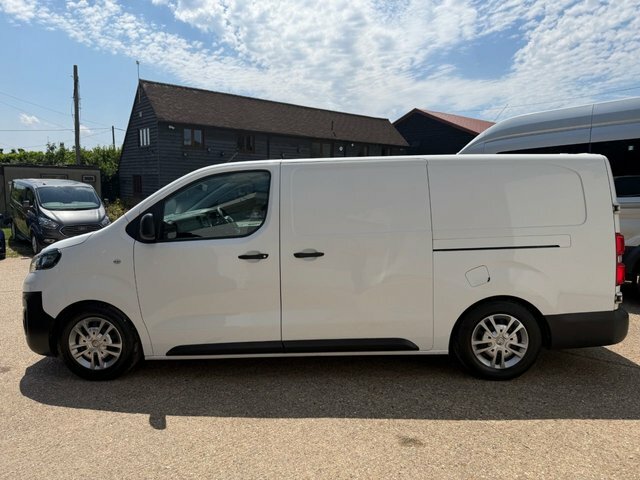 Vauxhall Vivaro Turbo D 2900 Dynamic White #2