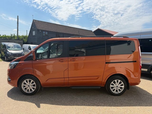 Ford Tourneo Custom 320 Ecoblue Titanium Minibus Orange #2