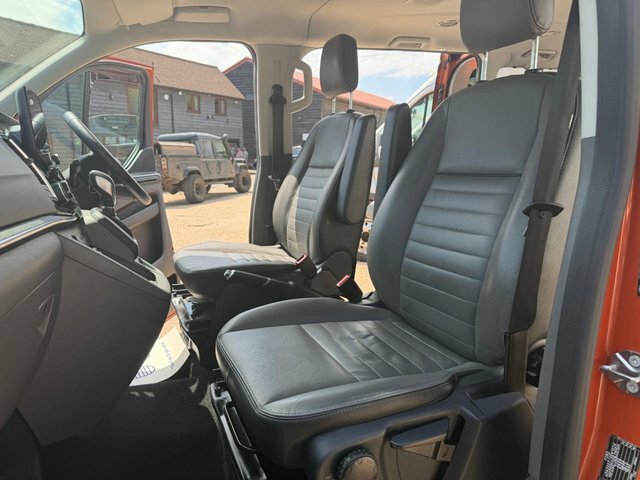 Ford Tourneo Custom 320 Ecoblue Titanium Minibus Orange #3