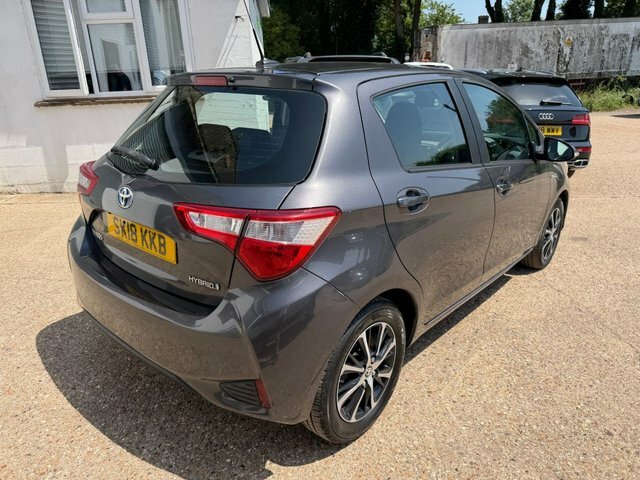 Toyota Yaris Vvt-h Icon Tech Grey #6