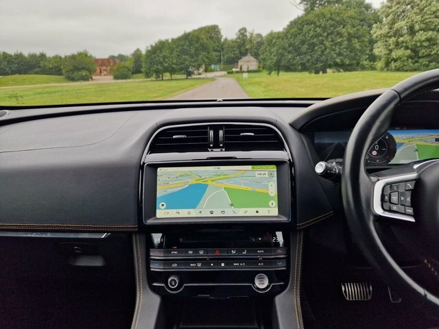 Jaguar F-Pace 2.0 D180 Portfolio Awd Grey #12