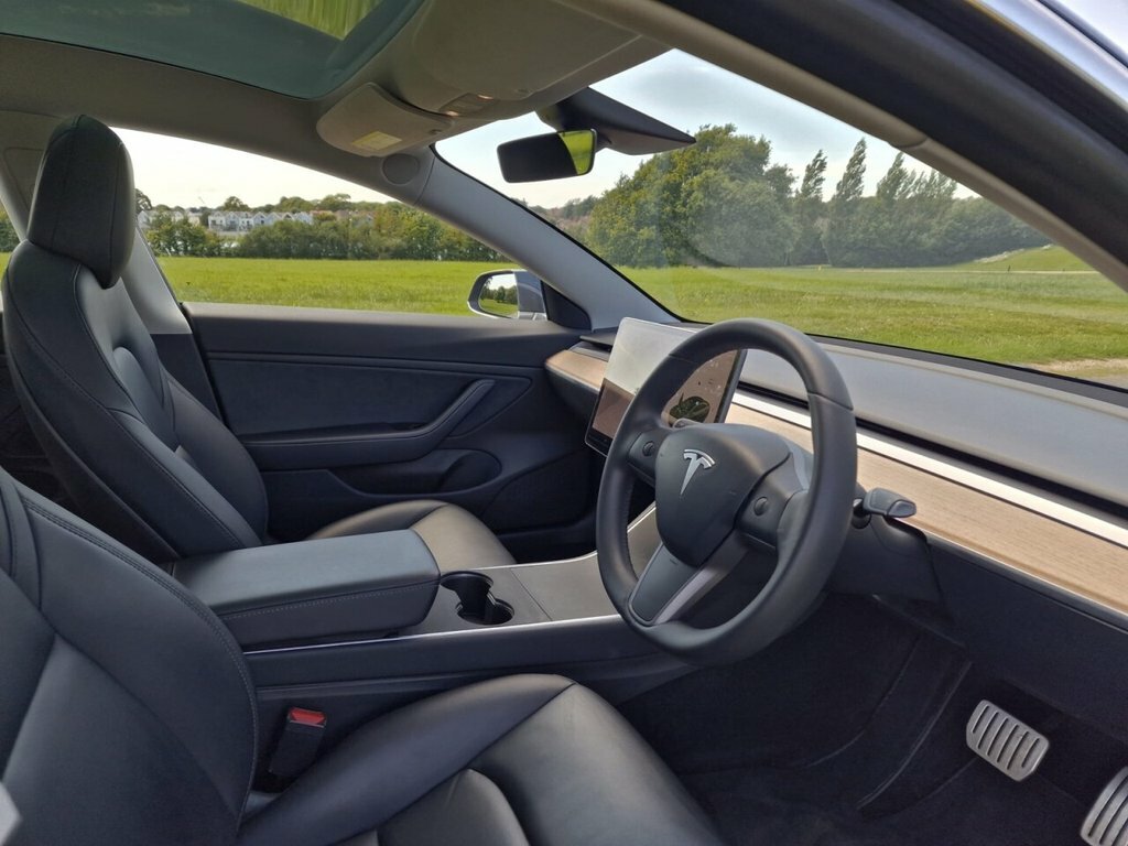 Tesla Model 3 Standard Vat Qualifying Car White #32