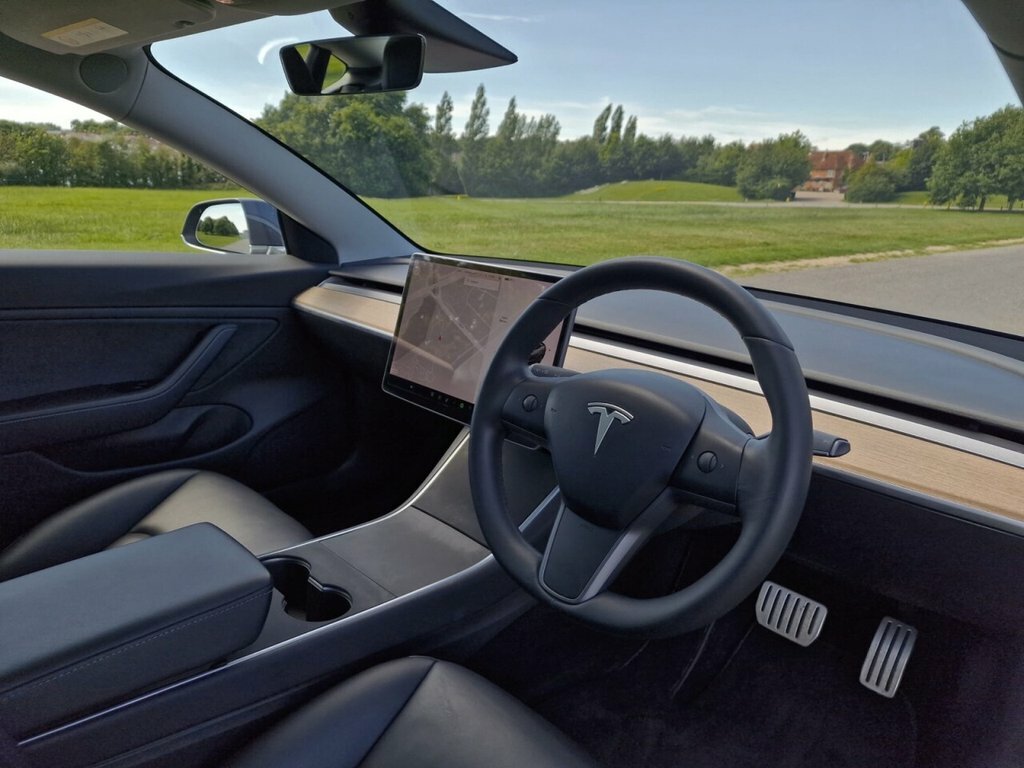 Tesla Model 3 Standard Vat Qualifying Car White #33