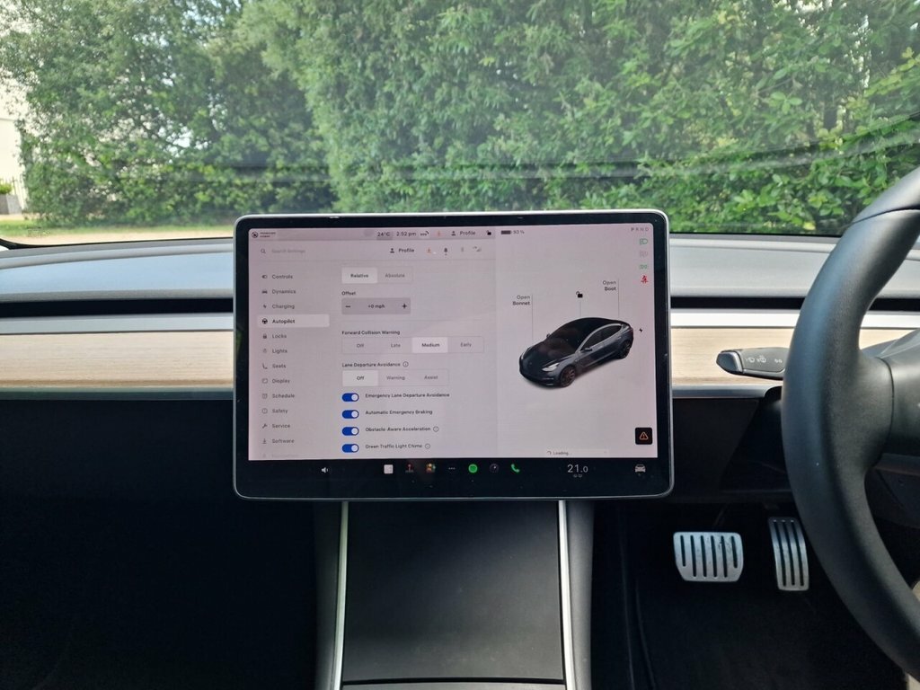 Tesla Model 3 Standard Vat Qualifying Car White #37