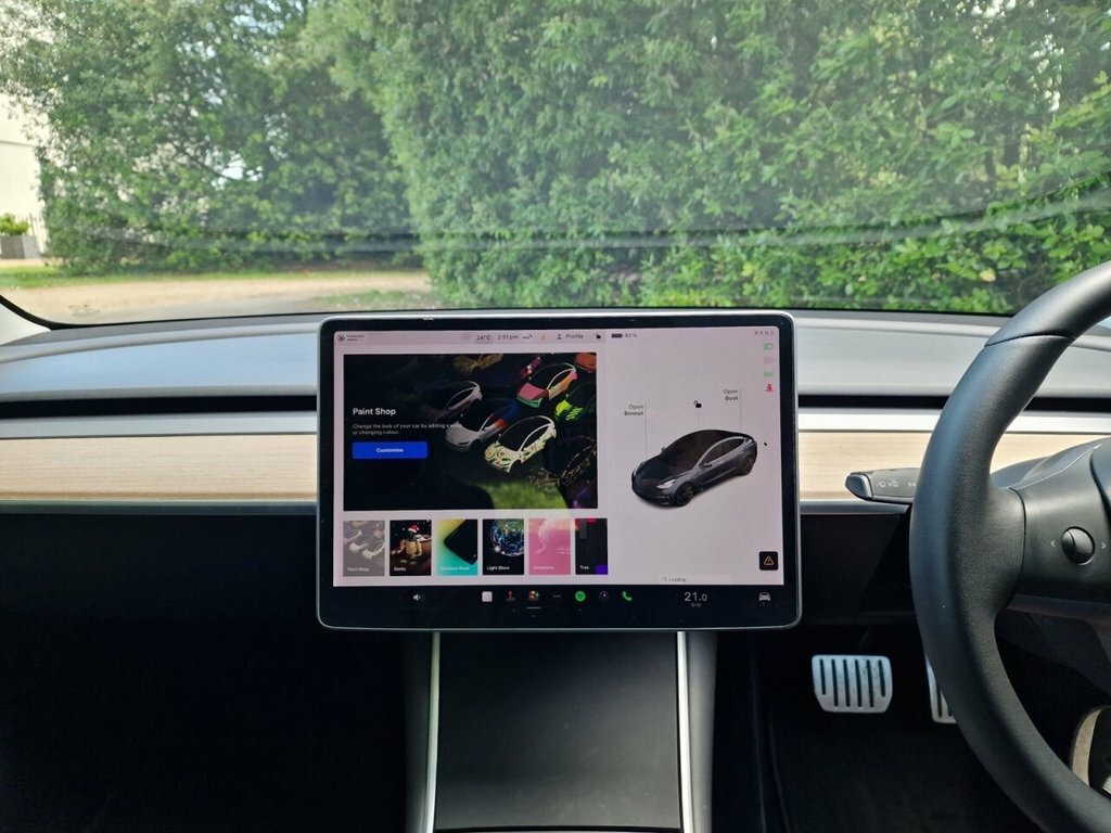 Tesla Model 3 Standard Vat Qualifying Car White #39