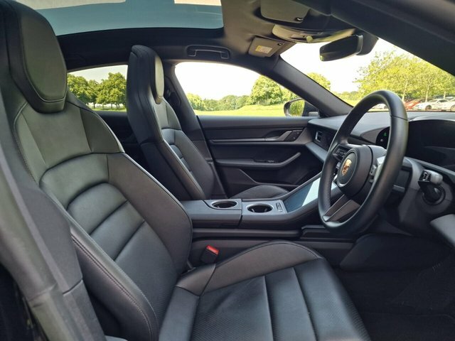 Porsche Taycan Plus 93.4Kwh Saloon Black #6