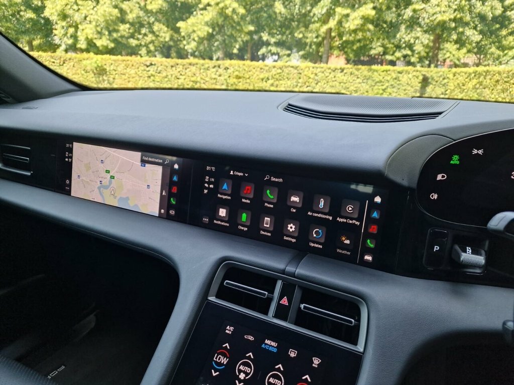 Porsche Taycan 4S Cross Turismo #43