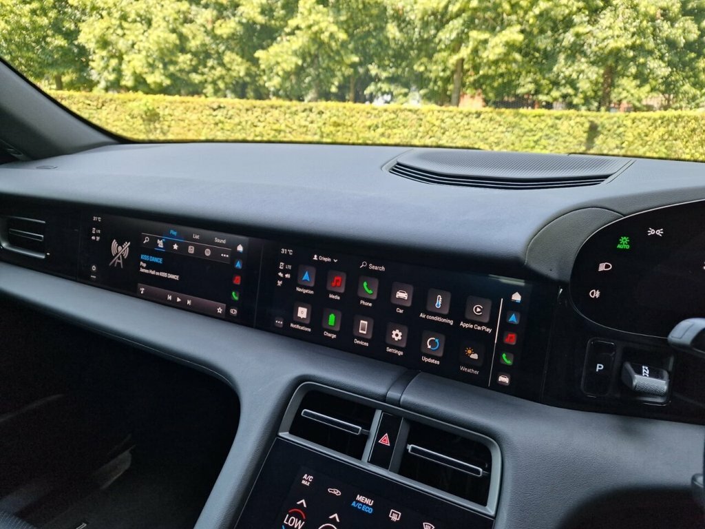 Porsche Taycan 4S Cross Turismo #42