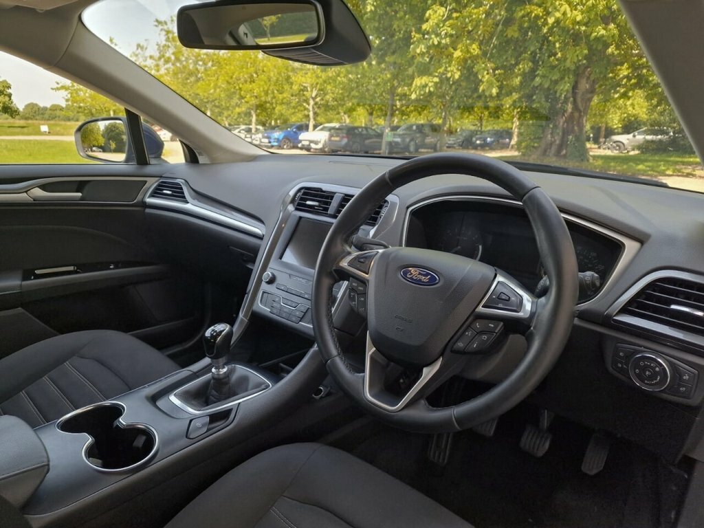 Ford Mondeo 2.0 Hybrid St-line Edition White #36