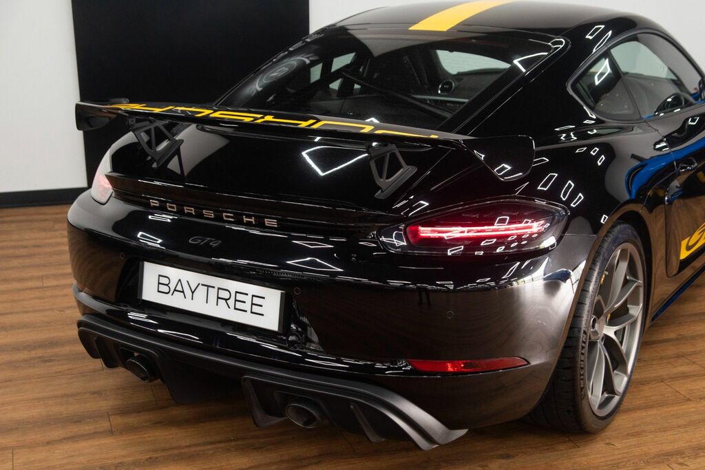 Porsche 718 Cayman Gt4 Red #21