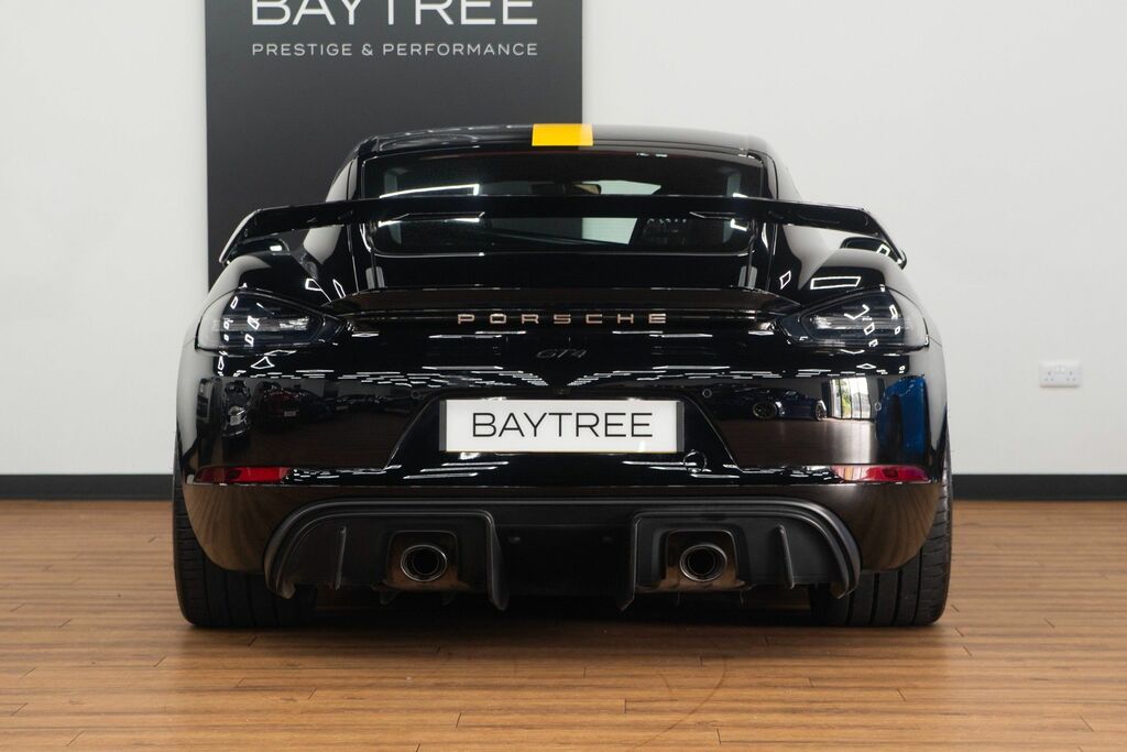 Porsche 718 Cayman Gt4 Red #20