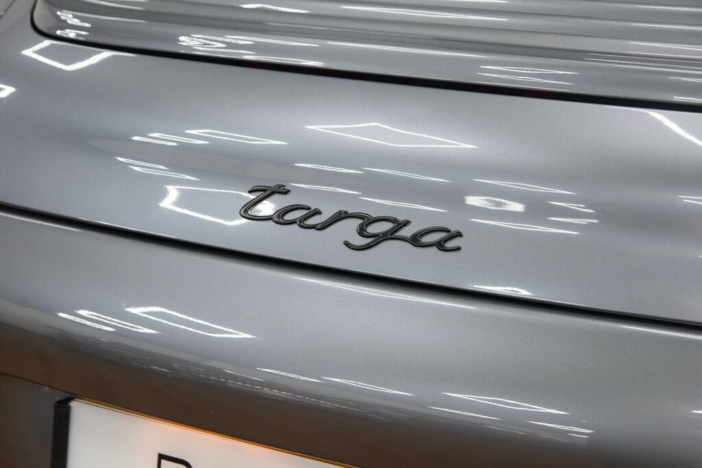 Porsche 911 3.4 Carrera 4 300 Bhp Silver #18