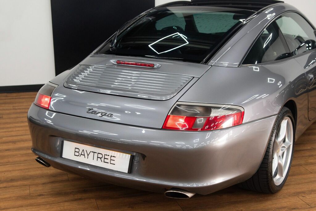 Porsche 911 3.4 Carrera 4 300 Bhp Silver #17