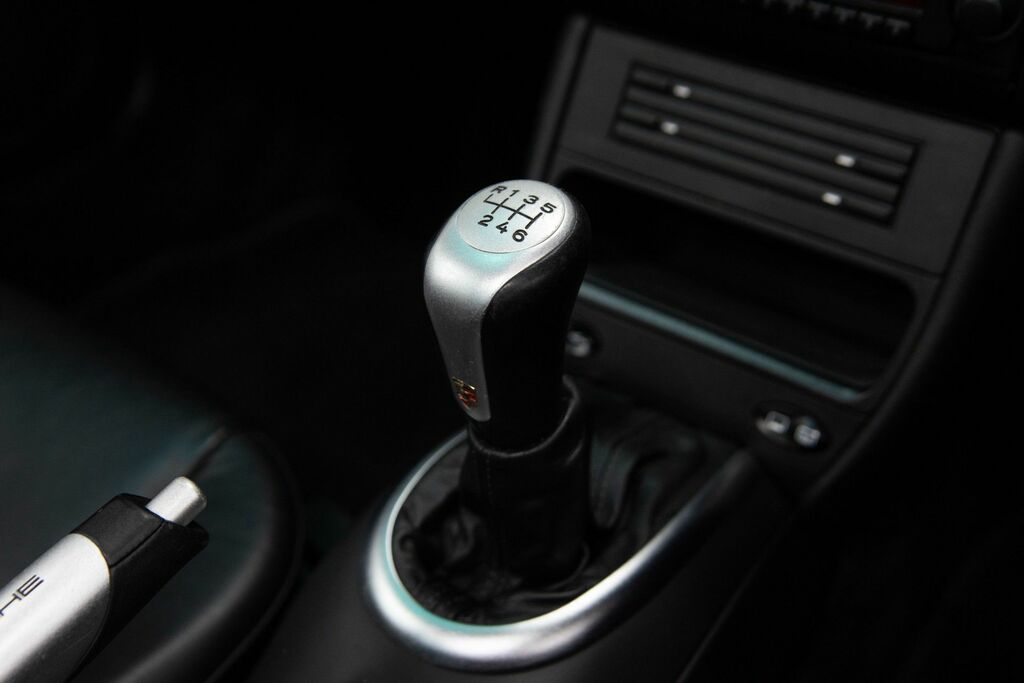 Porsche 911 3.4 Carrera 4 300 Bhp Silver #33