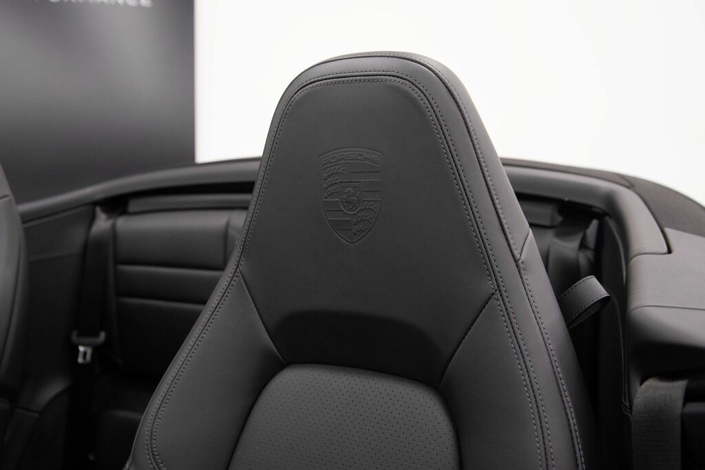 Porsche 911 992 Carrera Cabriolet S Pdk Green #28