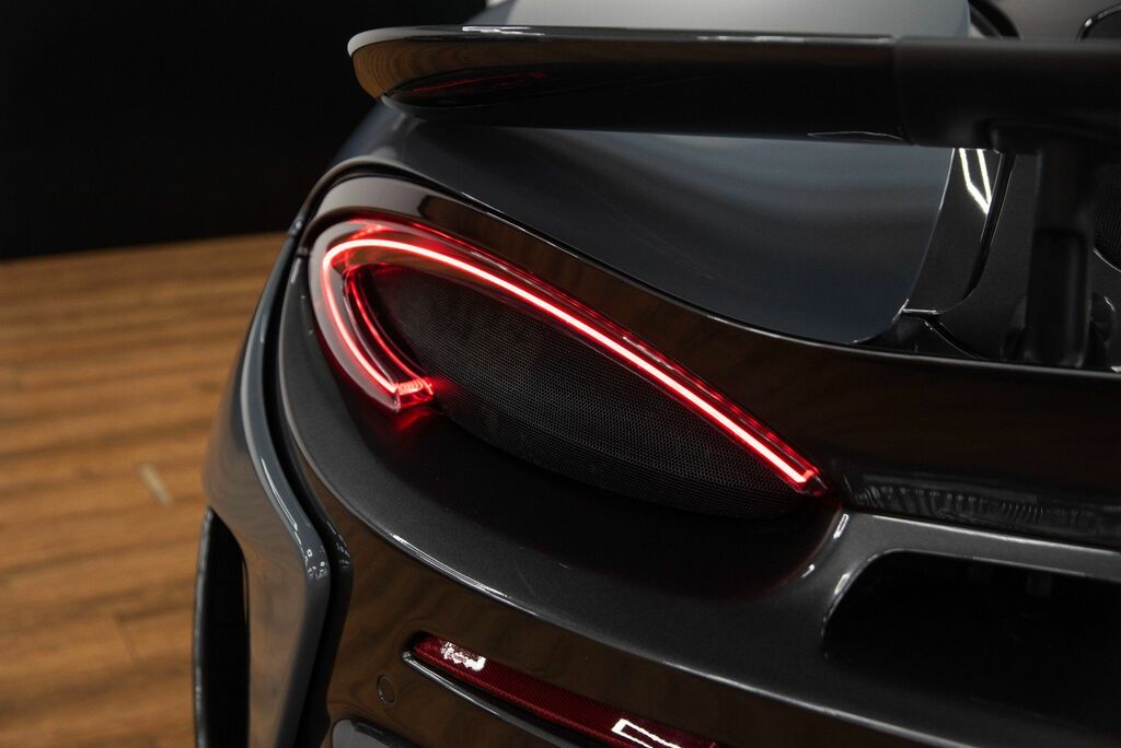 McLaren 600LT 3.8 V8 Ssg 592 Bhp Silver #23