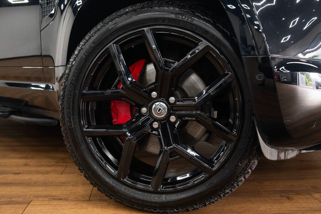 Land Rover Defender 110 Automatic Black #4