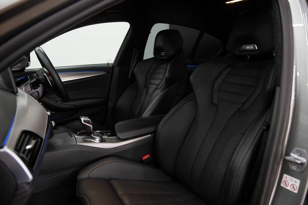 BMW M5 Automatic Black #4