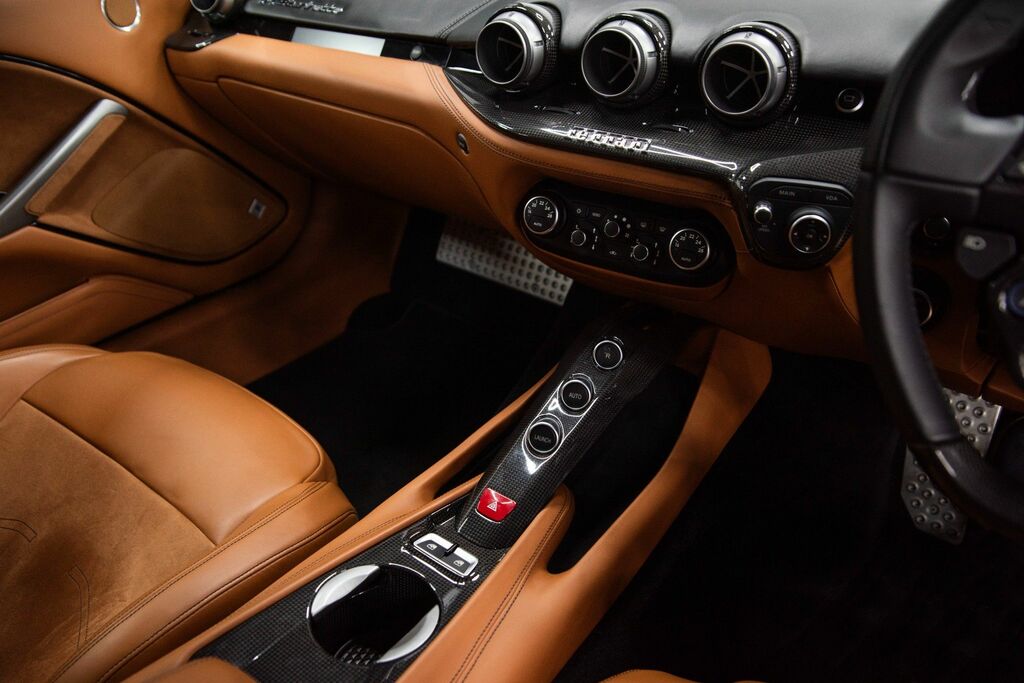 Ferrari F12 Berlinetta 6.3L F1 Dct Ab Red #32