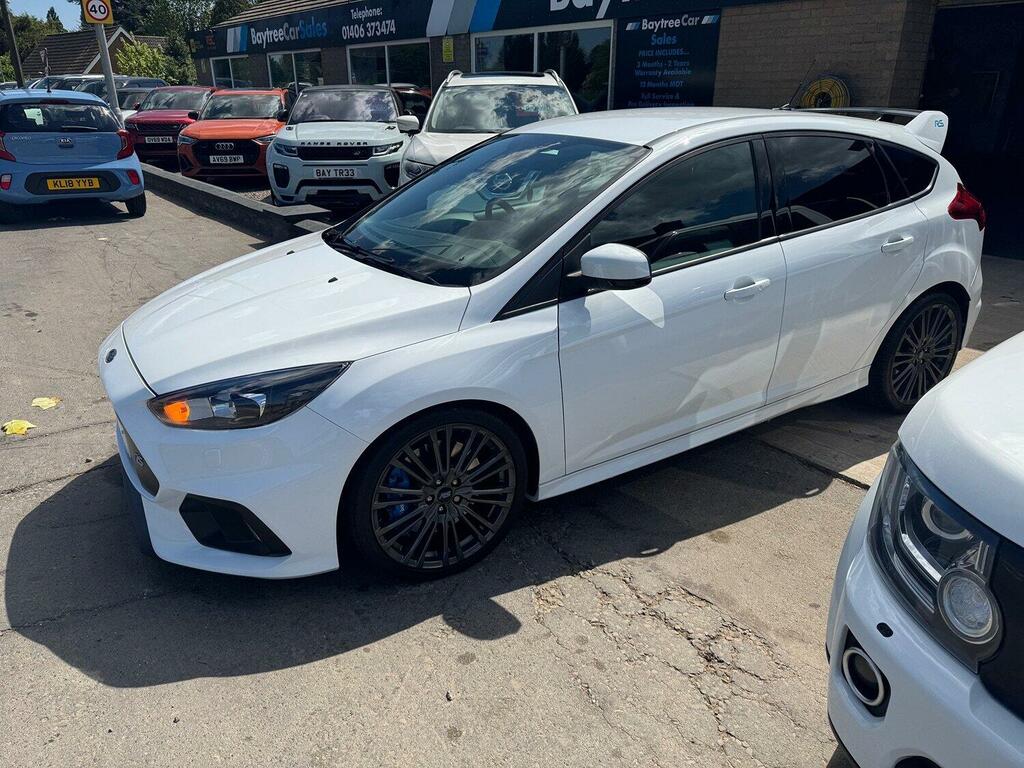 Ford Focus Hatchback Rs 2017 MA17XTV White #2