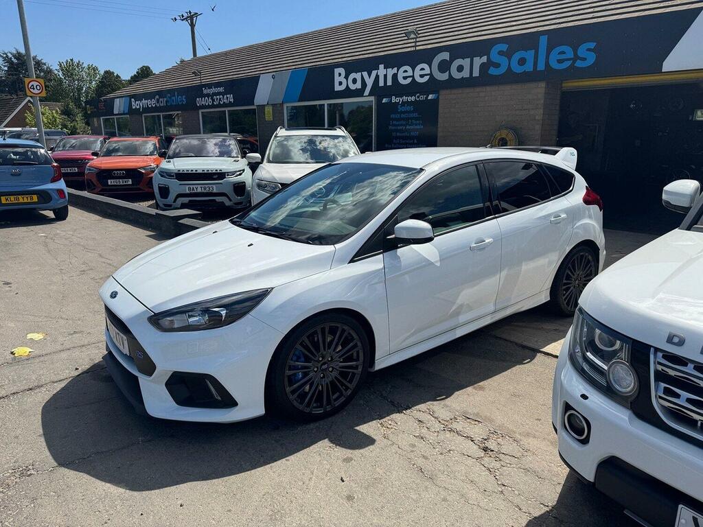 Ford Focus Hatchback Rs 2017 MA17XTV White #3