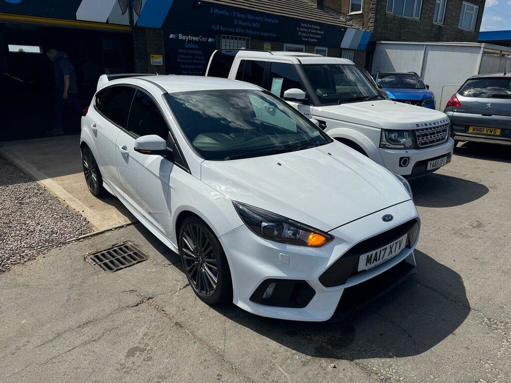 Ford Focus Hatchback Rs 2017 MA17XTV White #4