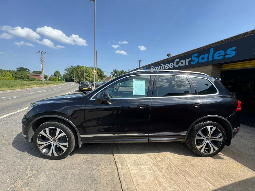 Volkswagen Touareg Suv 3.0 Tdi V6 Bluemotion Tech R-line 2014 Black #2