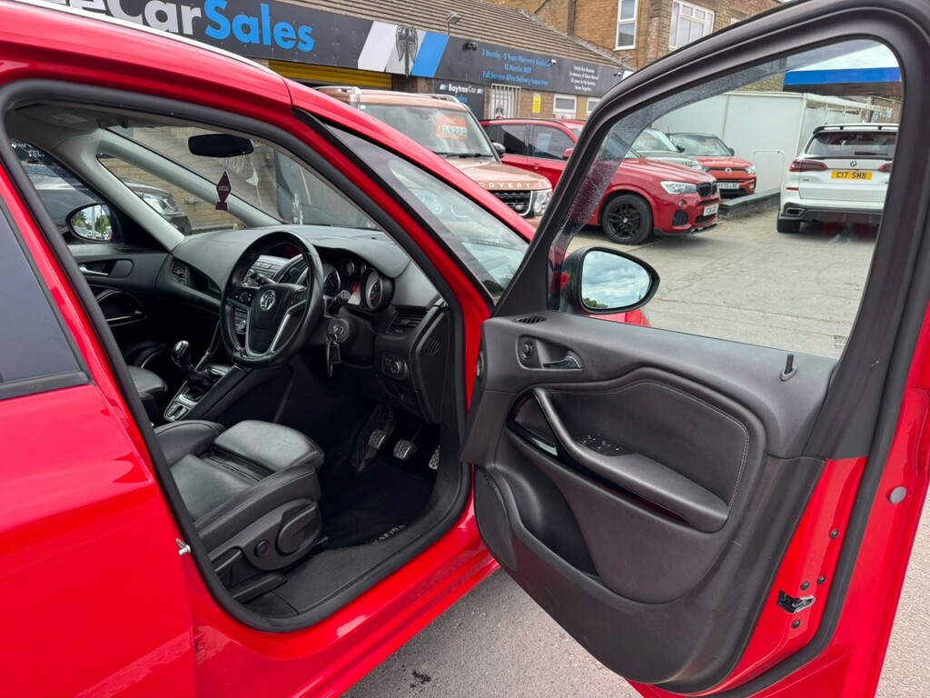 Vauxhall Zafira Tourer Sri White #21