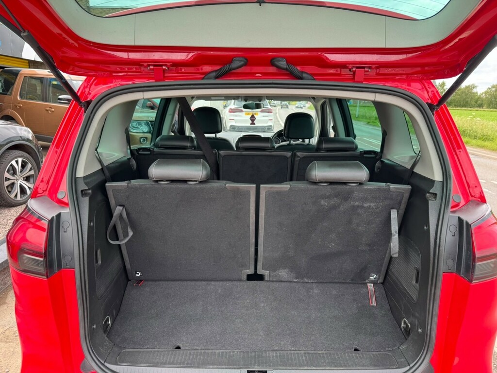 Vauxhall Zafira Tourer Sri White #9