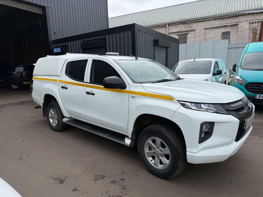Mitsubishi L200 2.2 Di-d Dc 4Life 4Wd Euro 6 S S White #3